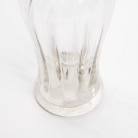 Smukły wazon z bezbarwnego szkła. XX w.